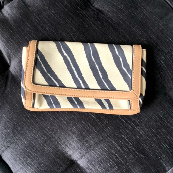 LOFT clutch - Picture 1 of 3
